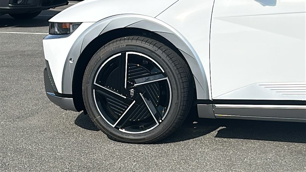 Thumbnail: 2026 Hyundai Ioniq 5 - 8