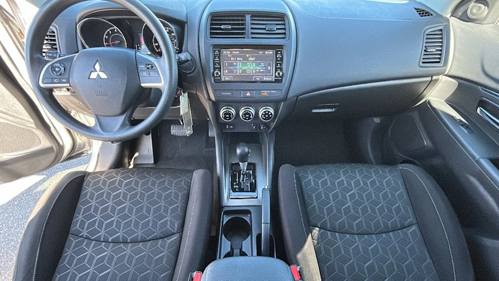 Thumbnail: 2025 Mitsubishi Outlander Sport - 13