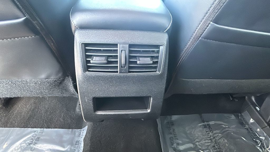 Thumbnail: 2024 Mitsubishi Outlander - 30