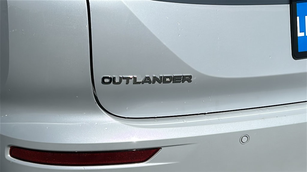 Thumbnail: 2024 Mitsubishi Outlander - 7