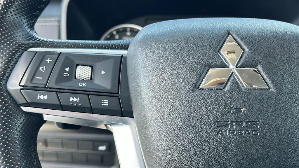 Thumbnail: 2024 Mitsubishi Outlander - 26