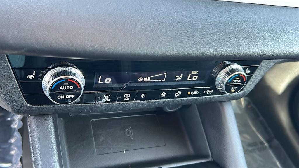 Thumbnail: 2024 Mitsubishi Outlander - 23