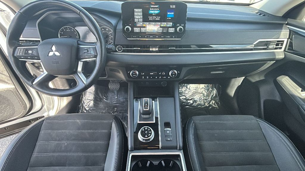 Thumbnail: 2024 Mitsubishi Outlander - 13