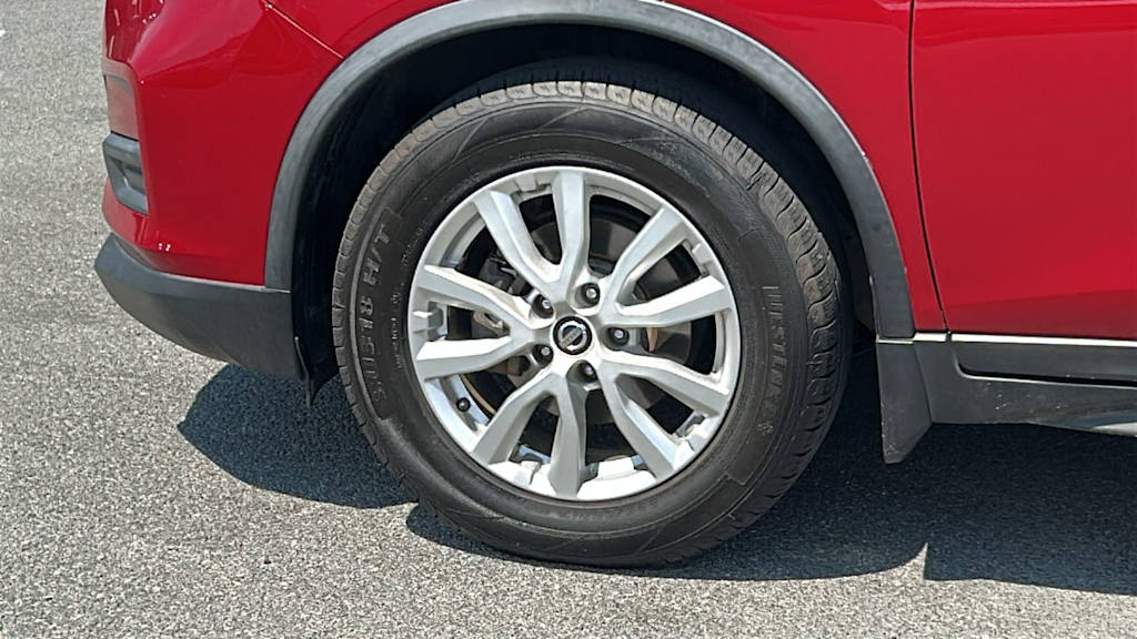 Thumbnail: 2017 Nissan Rogue - 8