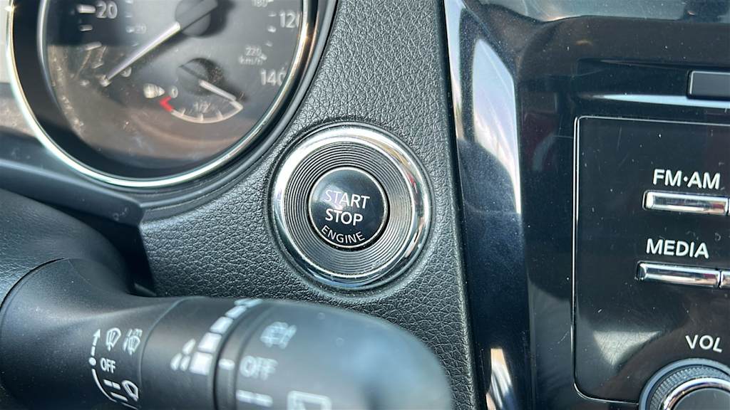Thumbnail: 2017 Nissan Rogue - 25