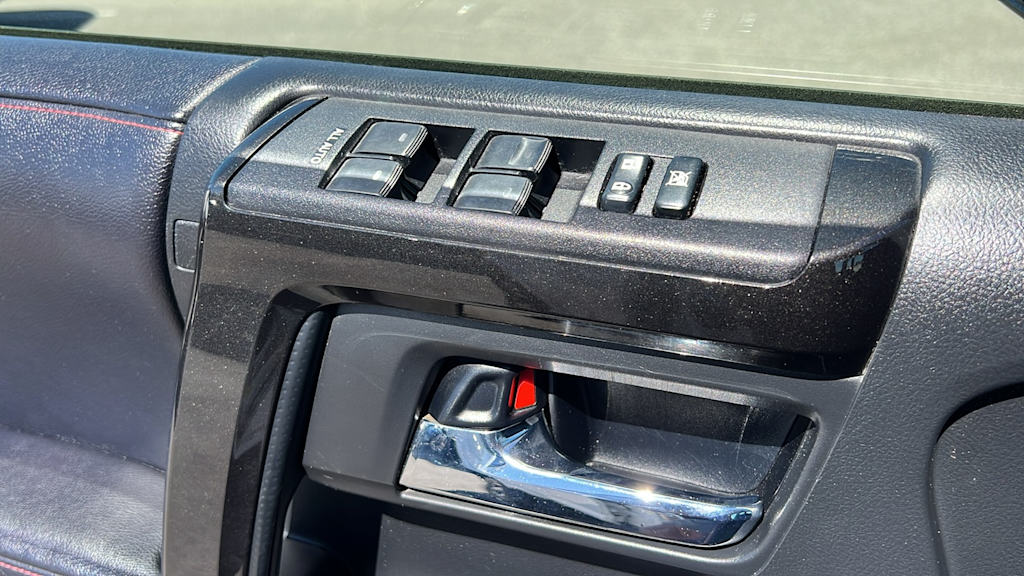 Thumbnail: 2018 Toyota 4Runner - 27