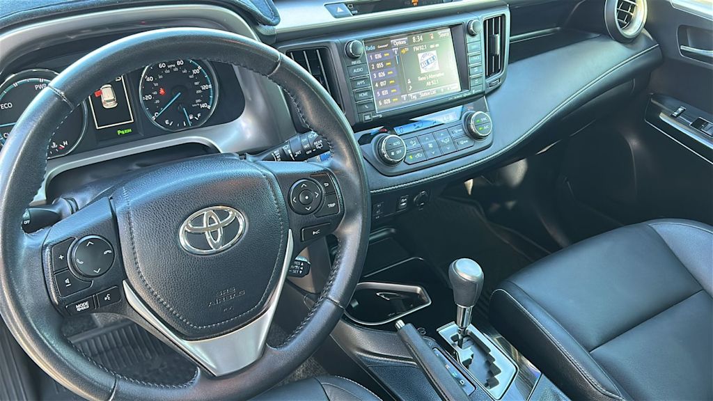Thumbnail: 2018 Toyota RAV4 - 2