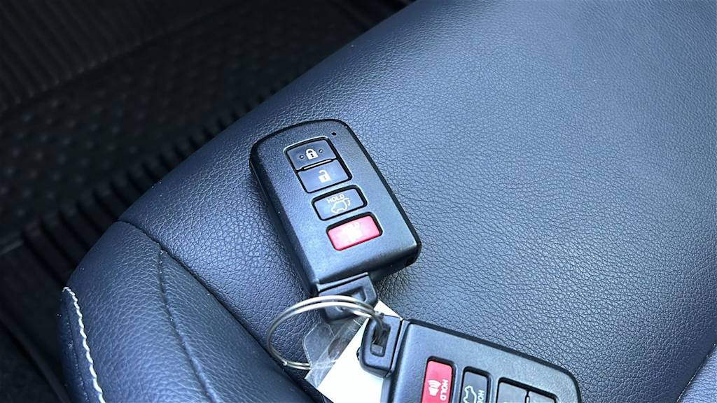 Thumbnail: 2018 Toyota RAV4 - 18
