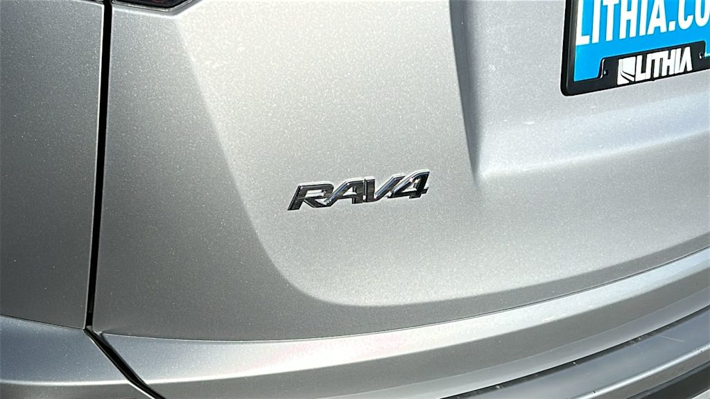 Thumbnail: 2018 Toyota RAV4 - 7