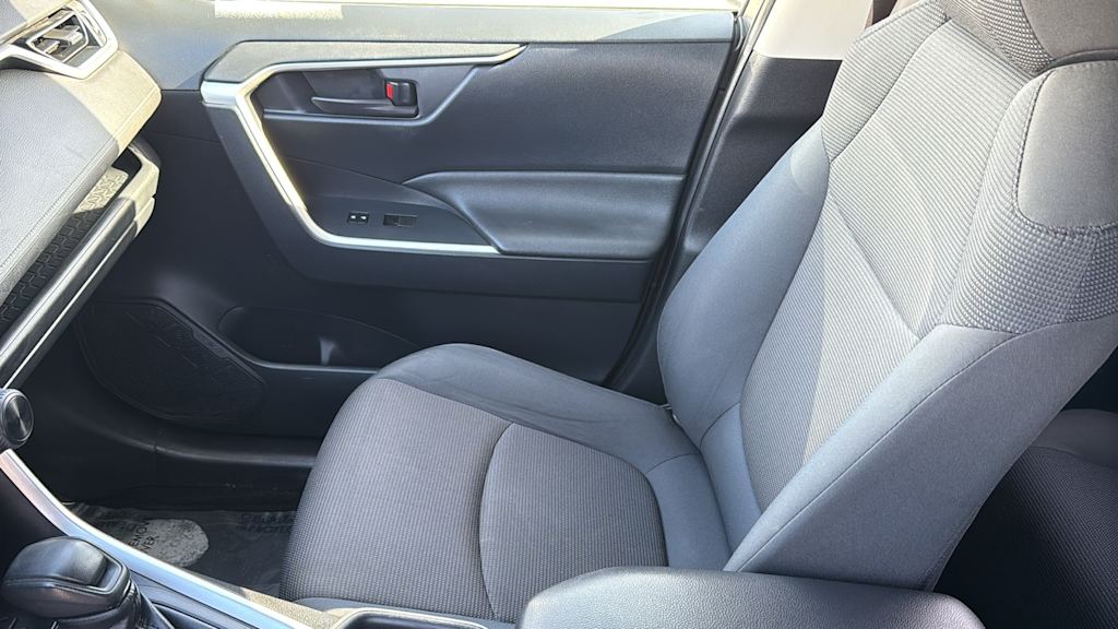 Thumbnail: 2019 Toyota RAV4 - 10