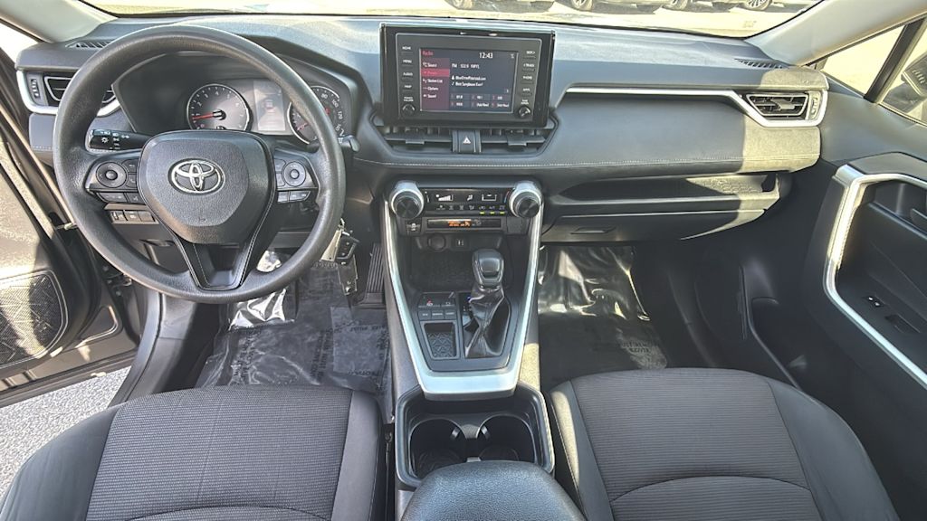 Thumbnail: 2019 Toyota RAV4 - 12