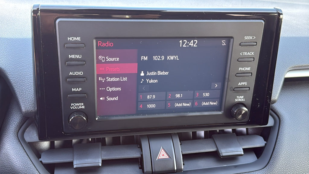 Thumbnail: 2019 Toyota RAV4 - 13