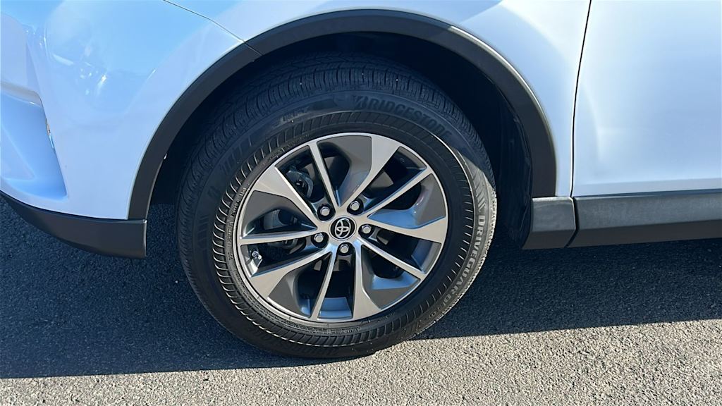 Thumbnail: 2018 Toyota RAV4 - 7
