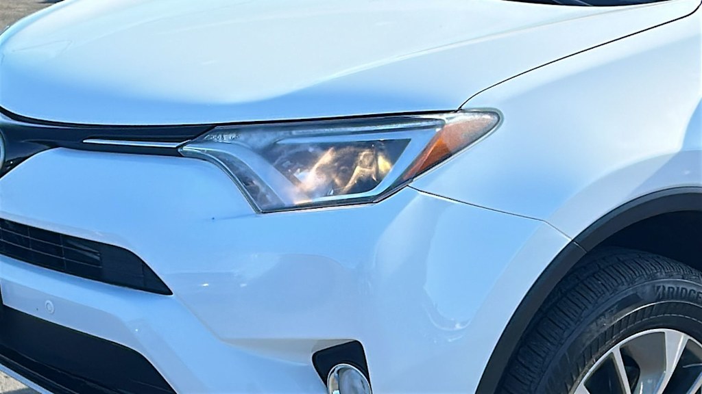 Thumbnail: 2018 Toyota RAV4 - 6