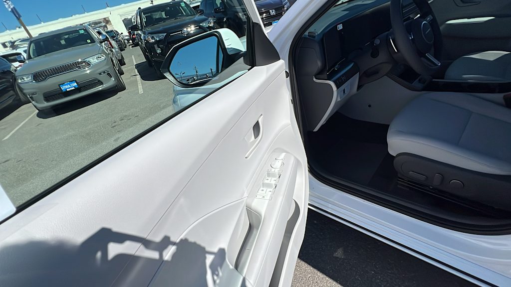 2025 Hyundai Kona SEL 16