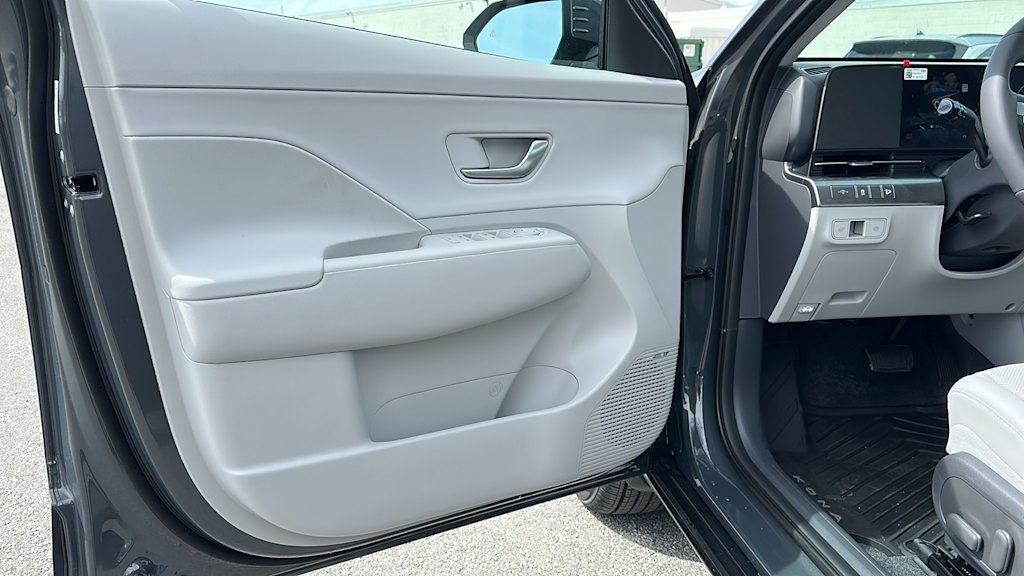 2025 Hyundai Kona Limited 30