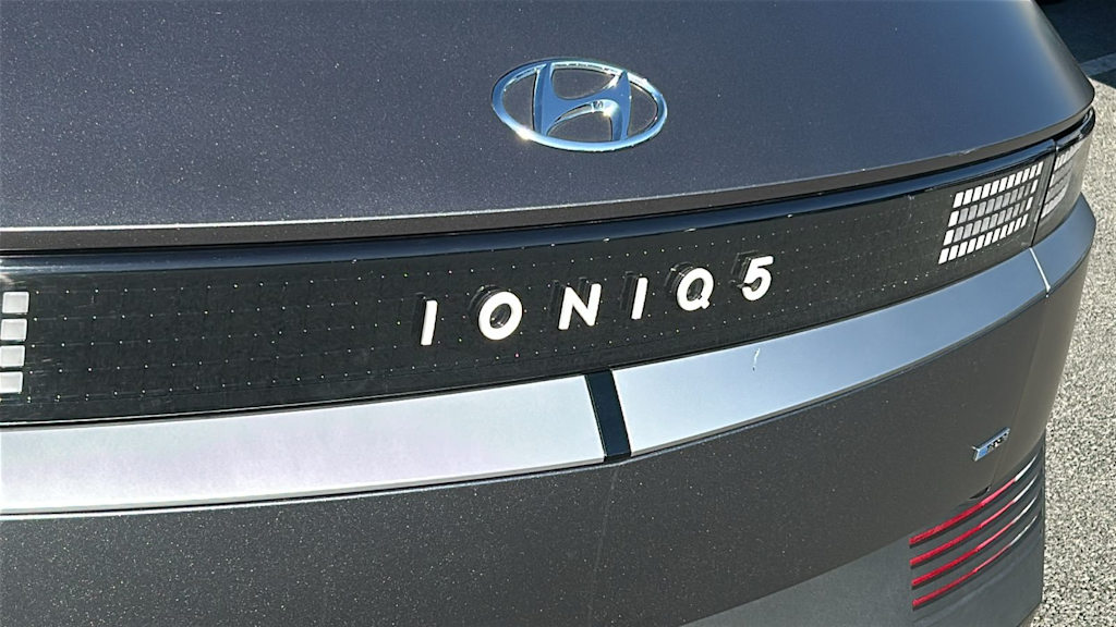 Thumbnail: 2023 Hyundai Ioniq 5 - 7