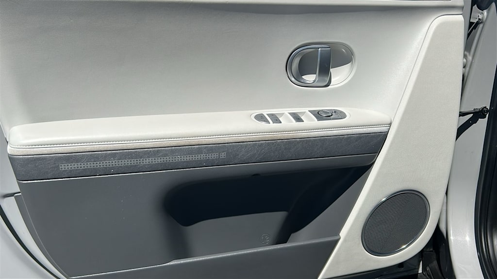 Thumbnail: 2023 Hyundai Ioniq 5 - 26