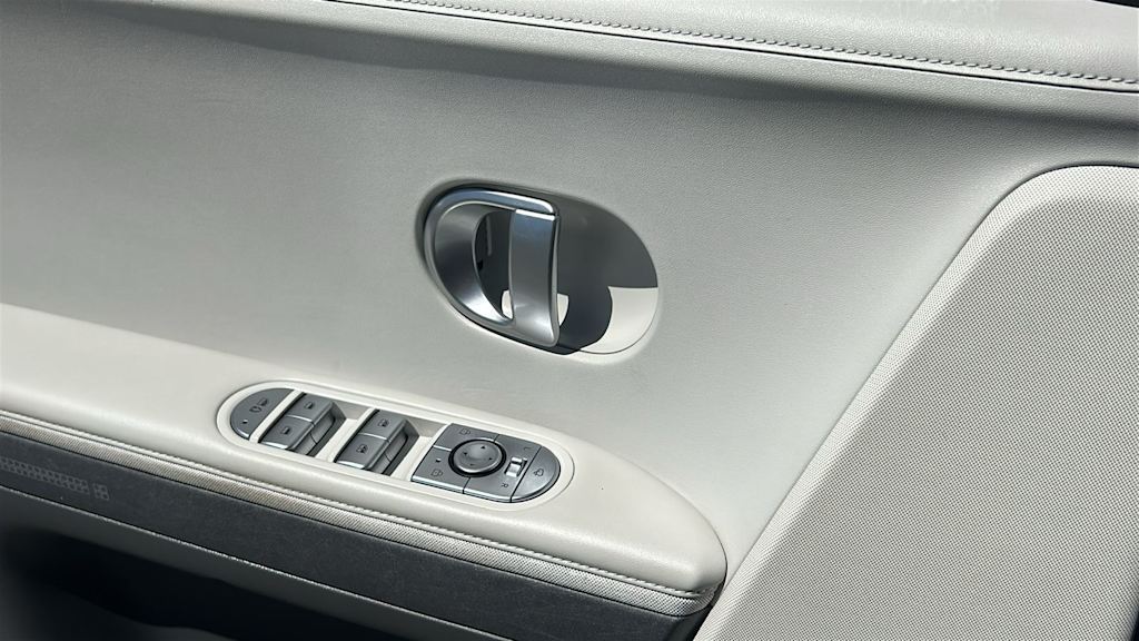 Thumbnail: 2023 Hyundai Ioniq 5 - 7