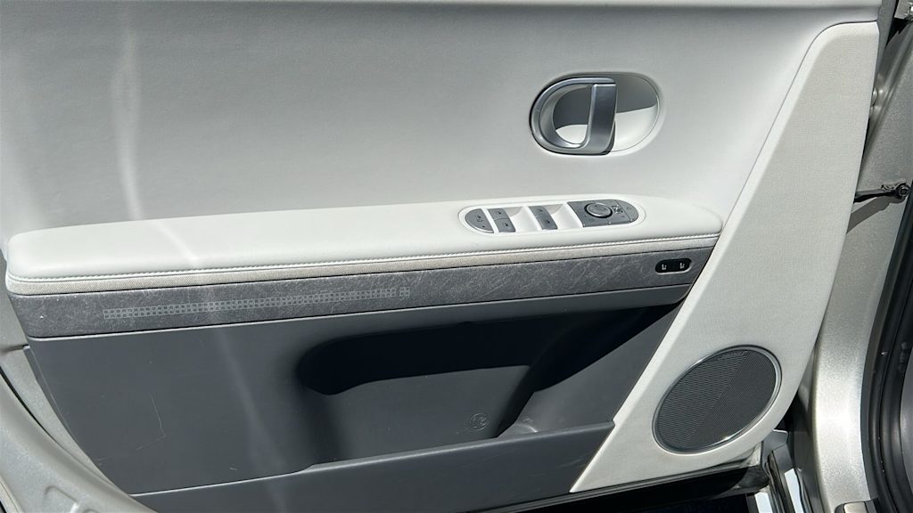 Thumbnail: 2023 Hyundai Ioniq 5 - 26
