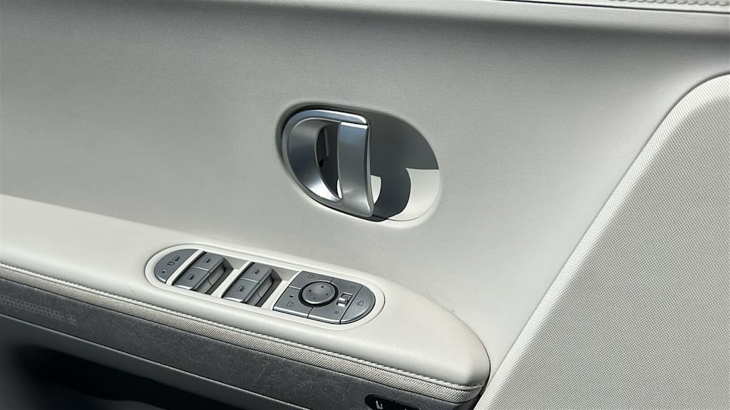 Thumbnail: 2023 Hyundai Ioniq 5 - 25