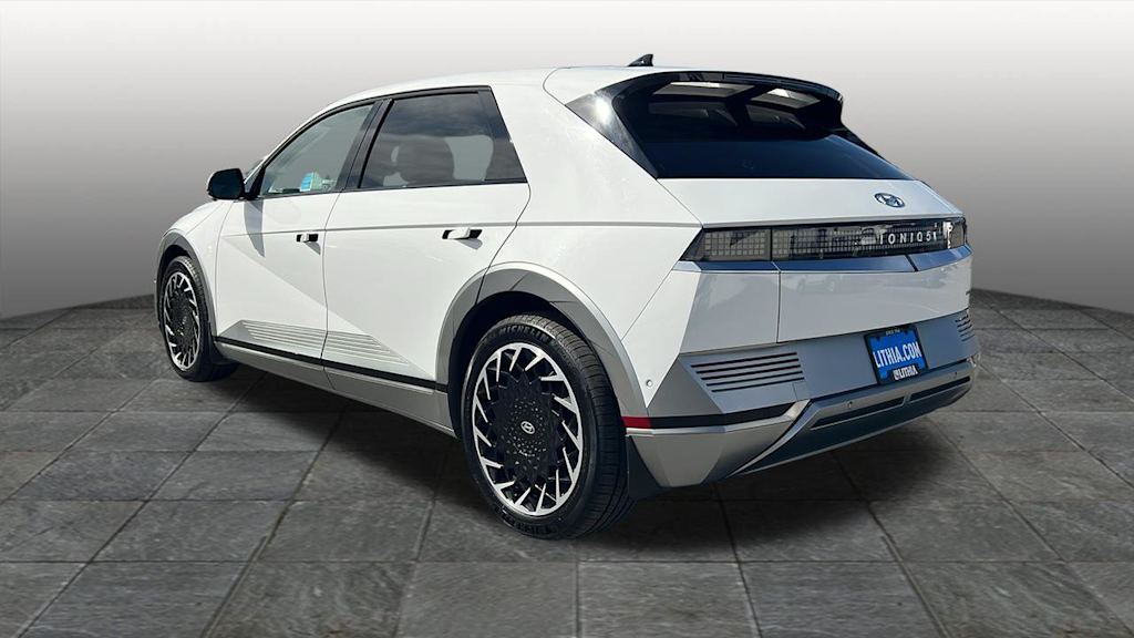 Thumbnail: 2023 Hyundai Ioniq 5 - 14