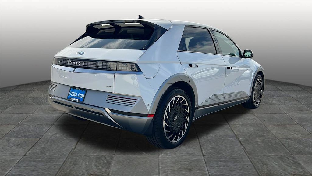 Thumbnail: 2023 Hyundai Ioniq 5 - 13