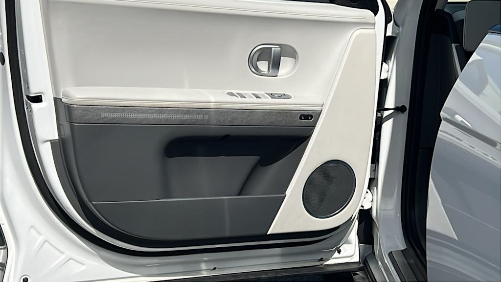 Thumbnail: 2023 Hyundai Ioniq 5 - 26