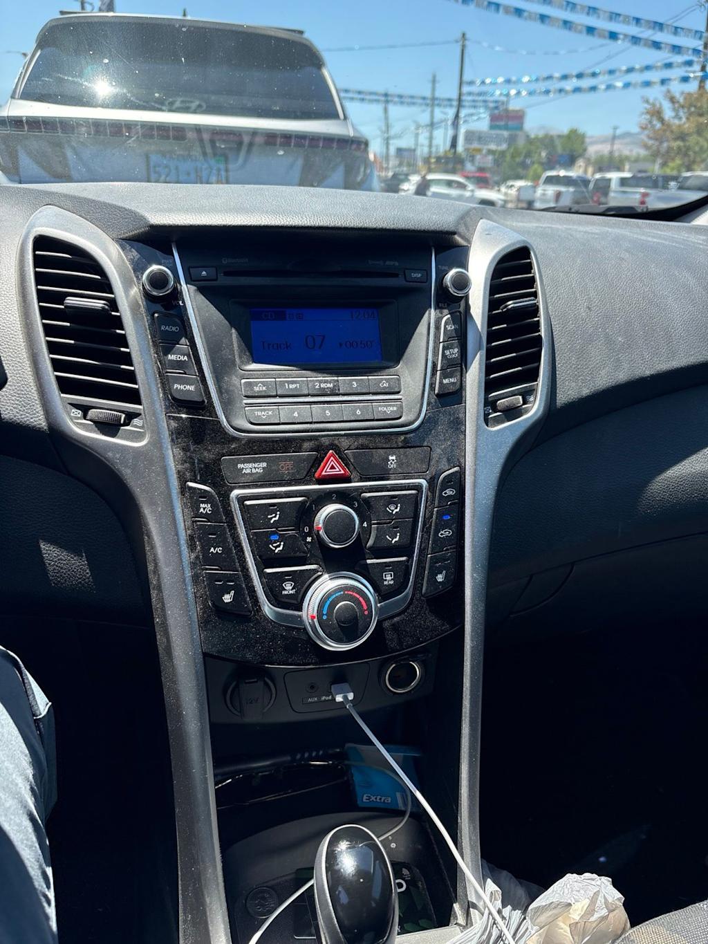Thumbnail: 2013 Hyundai Elantra - 9
