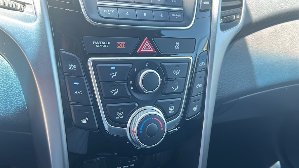 Thumbnail: 2013 Hyundai Elantra - 27