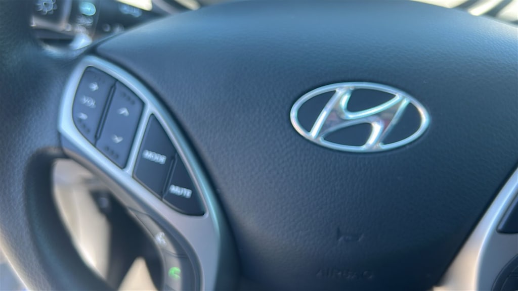 Thumbnail: 2013 Hyundai Elantra - 28