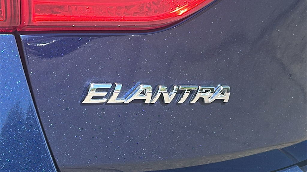 Thumbnail: 2013 Hyundai Elantra - 7