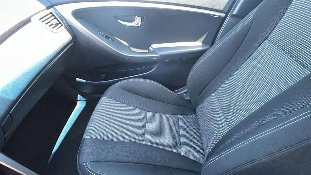 Thumbnail: 2013 Hyundai Elantra - 26