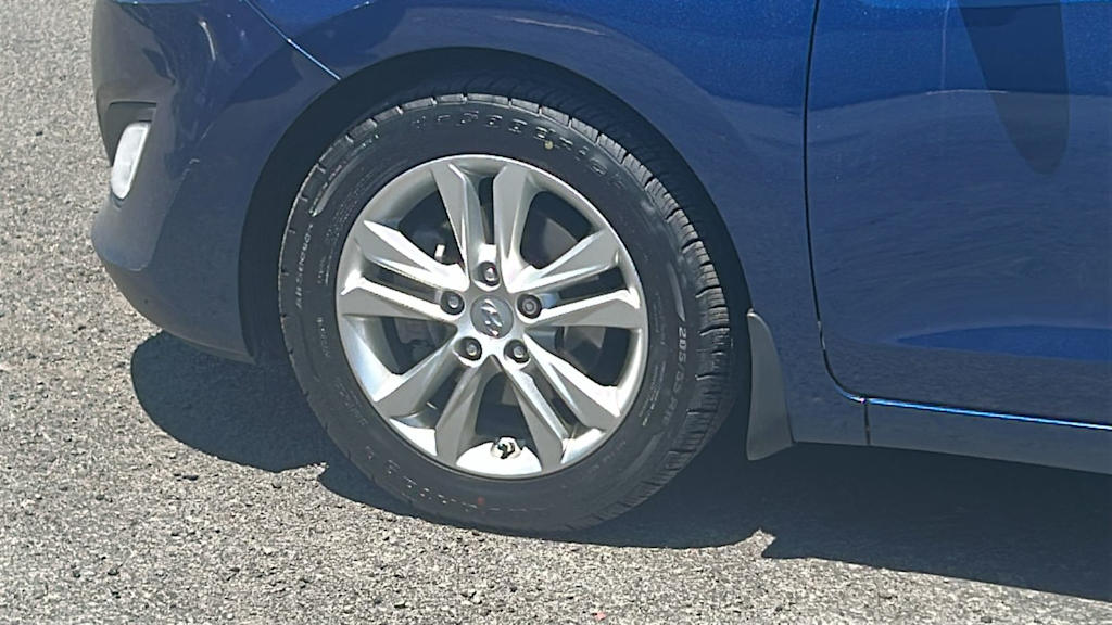 Thumbnail: 2013 Hyundai Elantra - 8