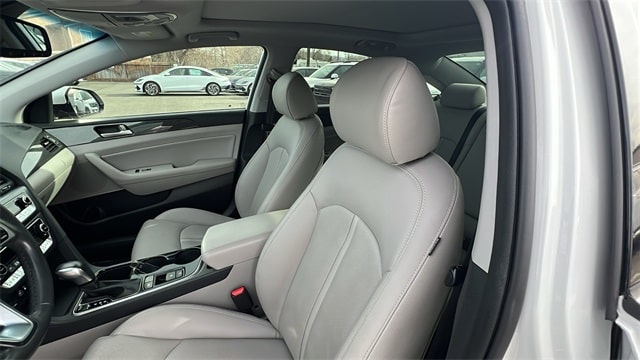 2019 Hyundai Sonata Limited 26