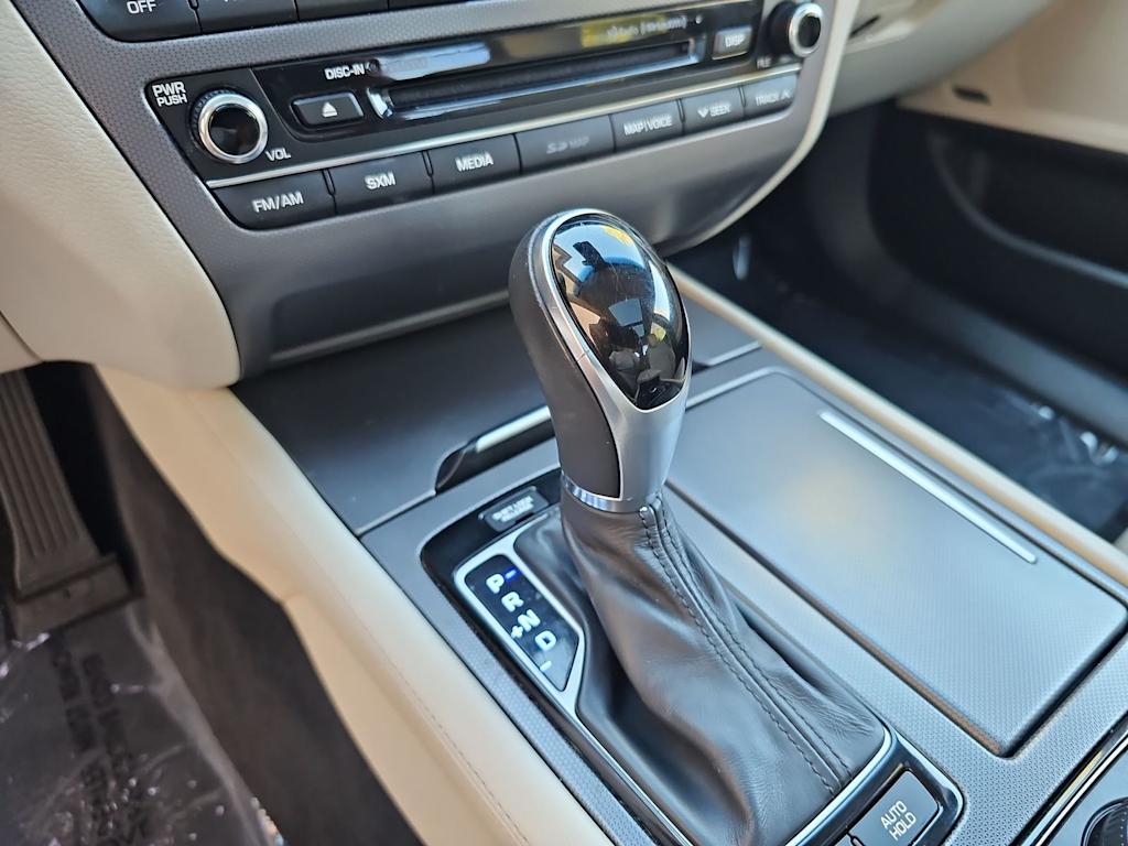 Thumbnail: 2017 Genesis G80 - 13