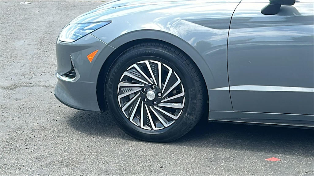 Thumbnail: 2023 Hyundai Sonata - 8