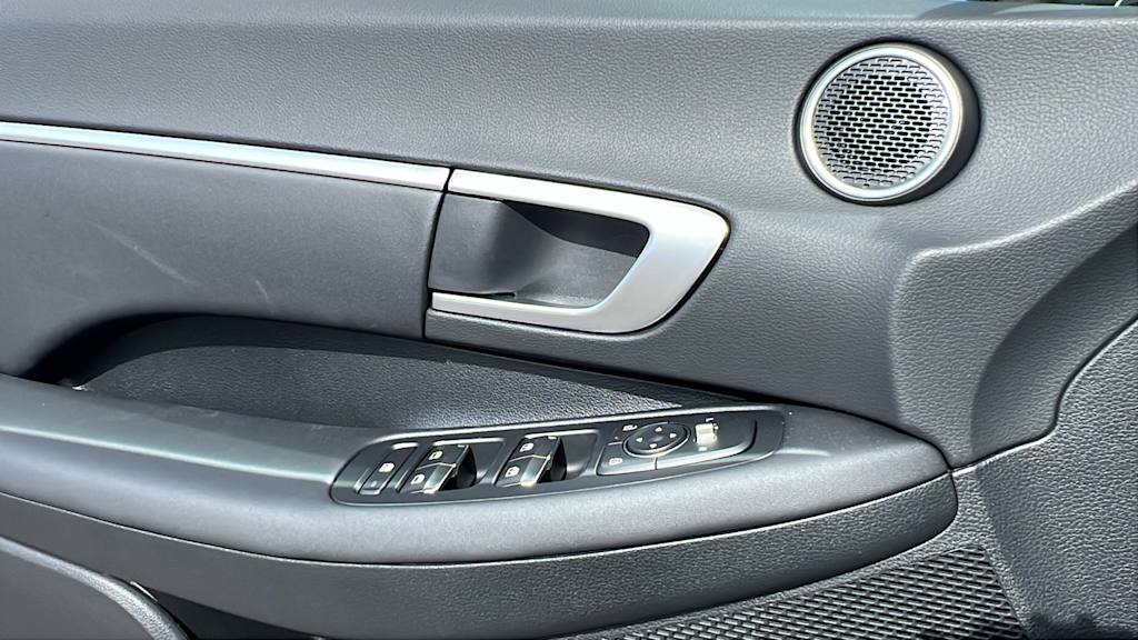 2025 Hyundai Sonata SEL 27