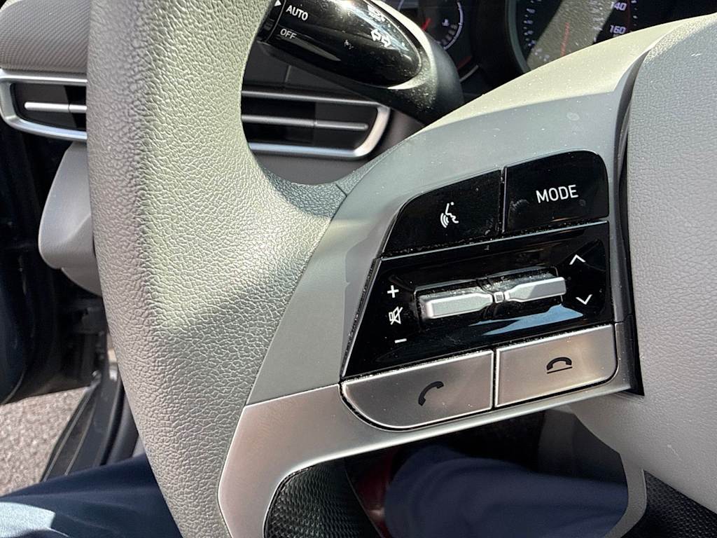 Thumbnail: 2023 Hyundai Elantra - 17