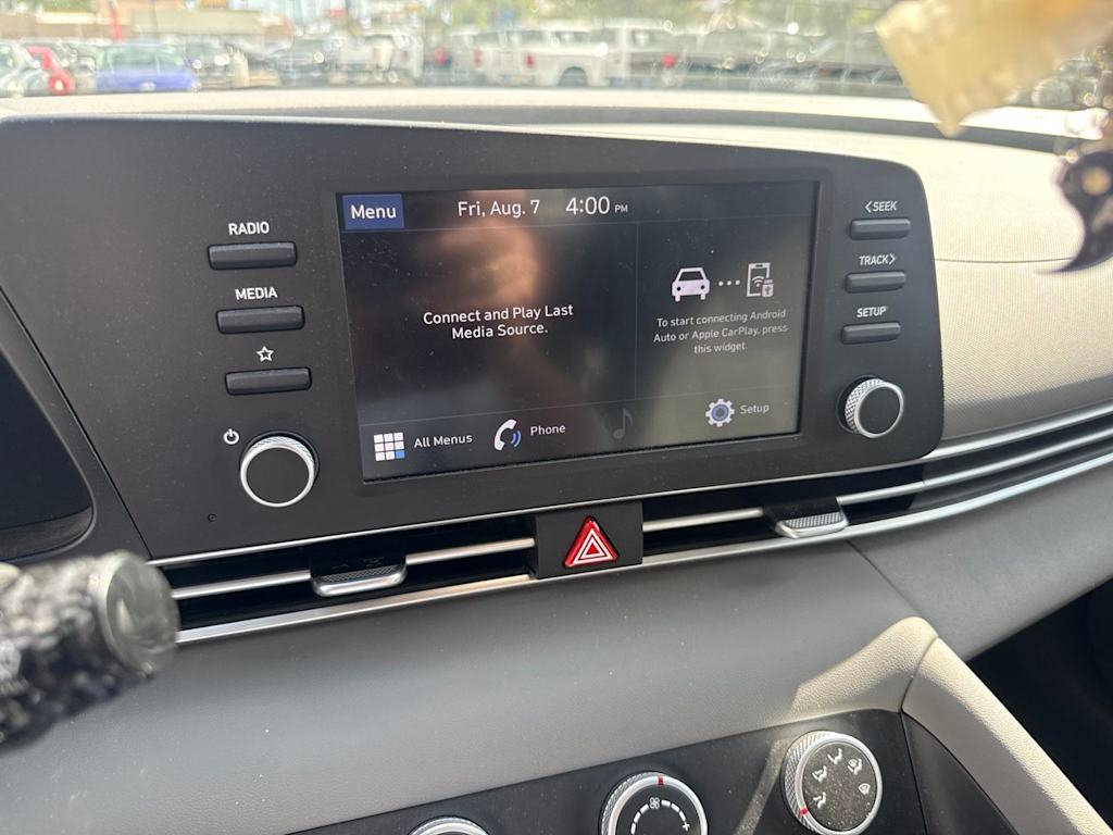 Thumbnail: 2023 Hyundai Elantra - 9