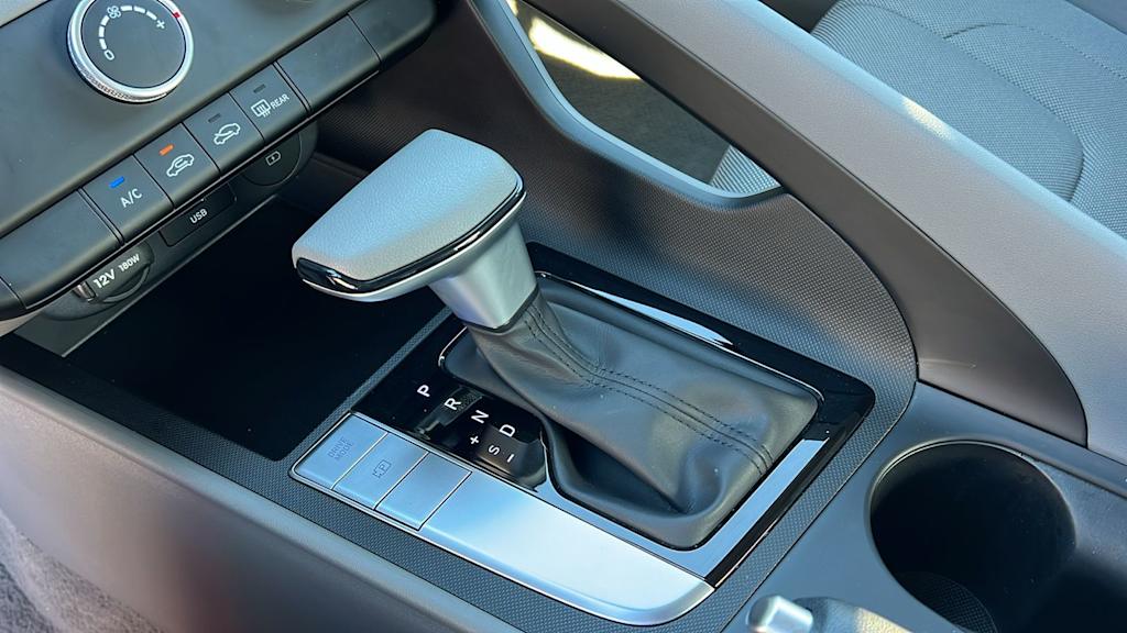 Thumbnail: 2024 Hyundai Elantra - 14