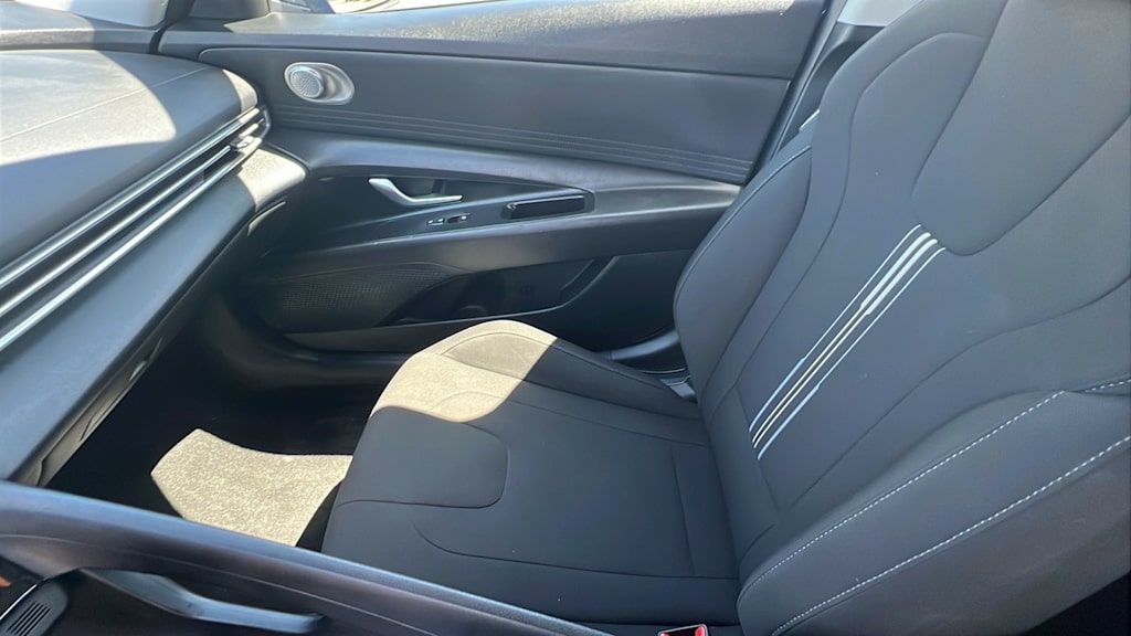 Thumbnail: 2023 Hyundai Elantra - 11