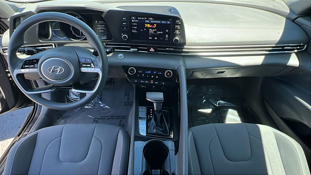 Thumbnail: 2022 Hyundai Elantra - 13