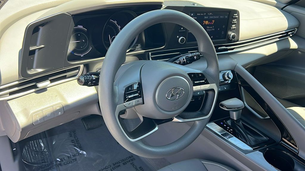 Thumbnail: 2022 Hyundai Elantra - 2