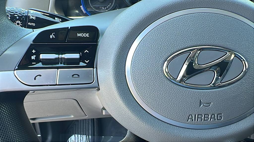 Thumbnail: 2022 Hyundai Elantra - 24
