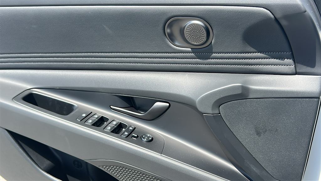 Thumbnail: 2026 Hyundai Elantra - 26