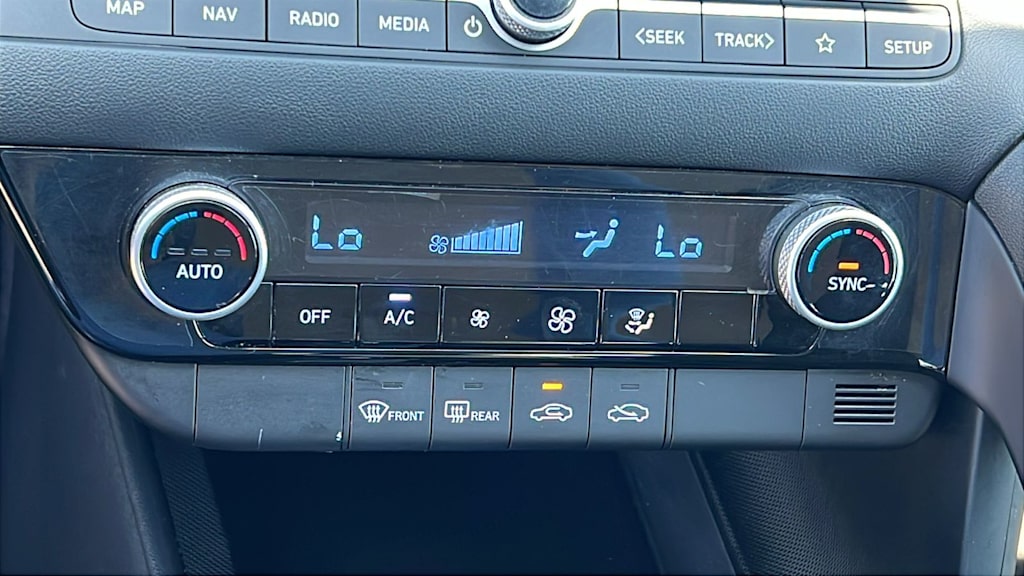 Thumbnail: 2024 Hyundai Elantra - 23