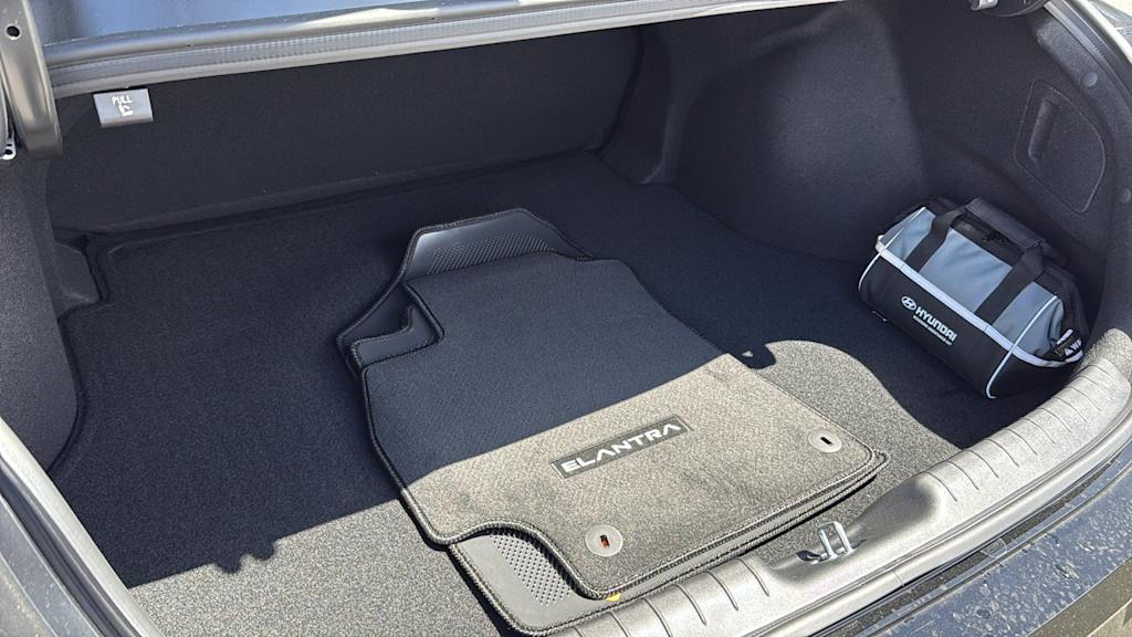 Thumbnail: 2025 Hyundai Elantra - 17