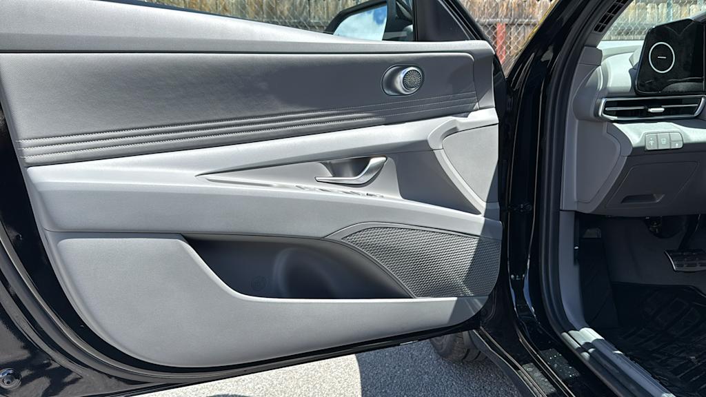 Thumbnail: 2025 Hyundai Elantra - 28