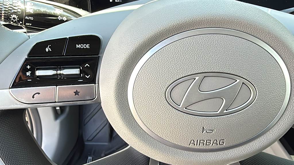 Thumbnail: 2025 Hyundai Elantra - 25